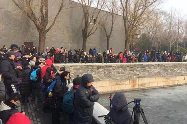 中乙隊組織球迷歡迎富力到來 主帥球員受到熱捧