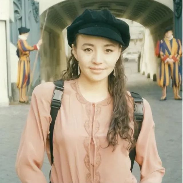 霍建華抱女兒出游照曝光