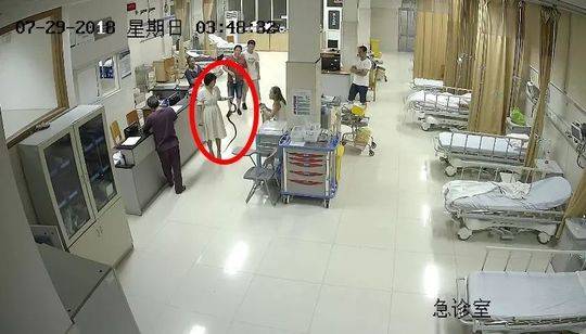 特朗普高調出征迎戰希拉里