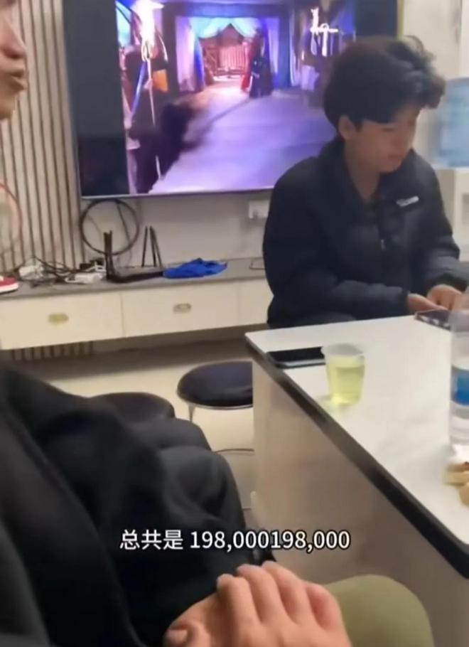 探店亞洲龍:低配提車等6個(gè)月